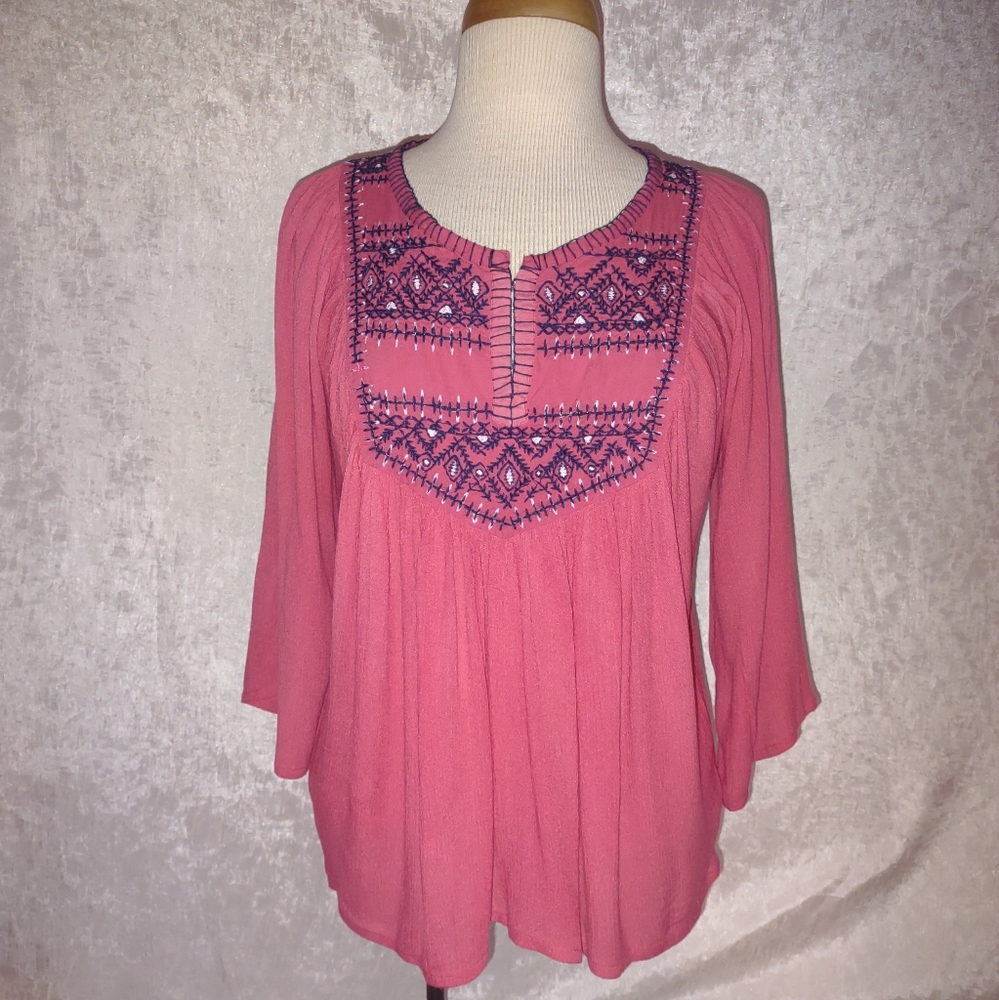 City Girl By Nancy Bolen Red Boho Flowy 3/4 Sleeve Top Embroidered Neckl…